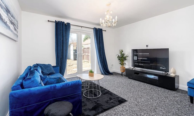 Doncaster Casa | 4BDR house/8 guests/Contractor/Work Friendly/Holiday Home