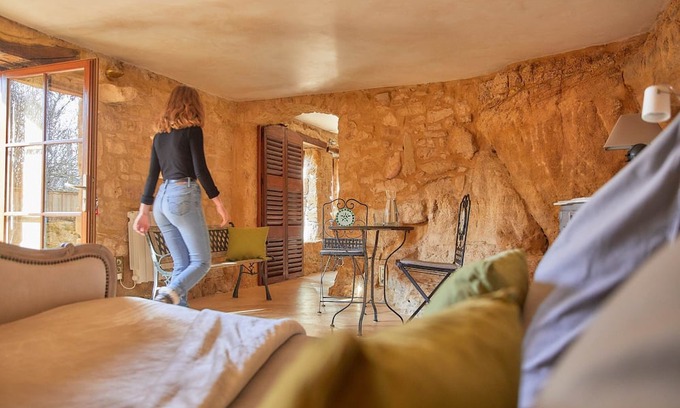 Vitrac Casa | The Troglodyte cave Suite