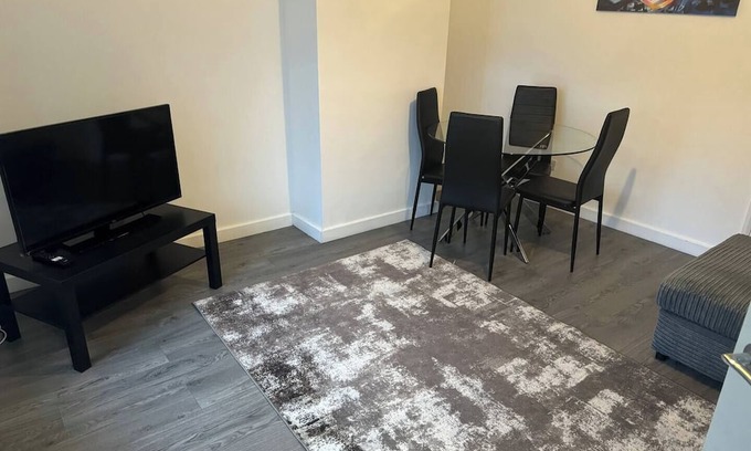 Wolverhampton Casa | Cozy three-bed house in Wolverhampton Bushbury