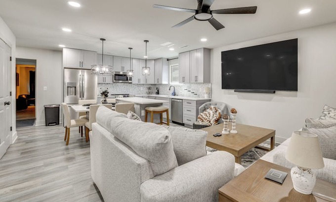 Ooltewah Casa | 5 Mi to Cambridge Square: Ooltewah Getaway!