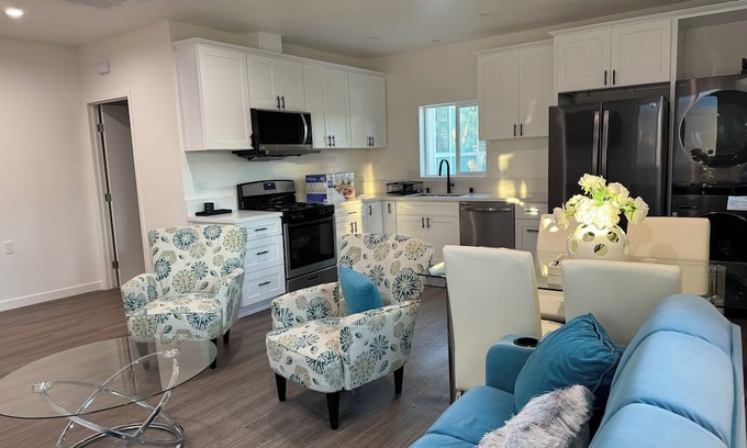 Chatsworth Casa | Charming house with WiFi and AC in fantastic Los Angeles.