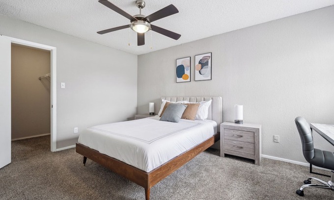 Bedford Apartamento | 3001 Crystal Springs 1214 I Spacious 2 Bed 1 Bath