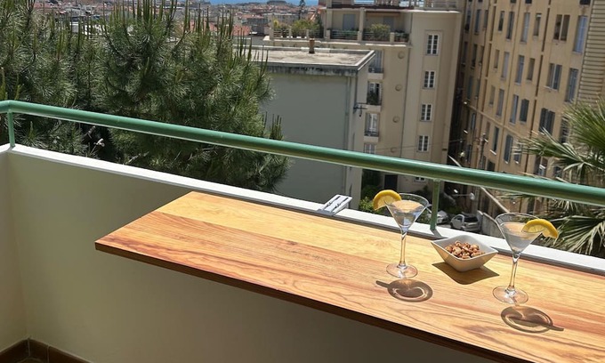 Cimiez Apartamento | Cosy apartment in the heart of the city in a green setting with sea view