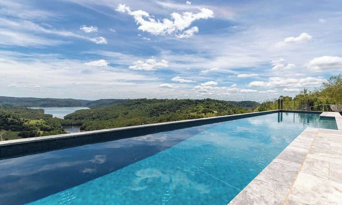 Balmoral Ridge Casa | Peaceful Hinterland Haven with Panoramic Views
