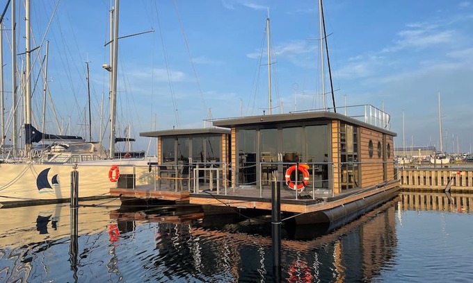 Wendtorfer Strand Apartamento | Fjord Cirrus - Solar boat