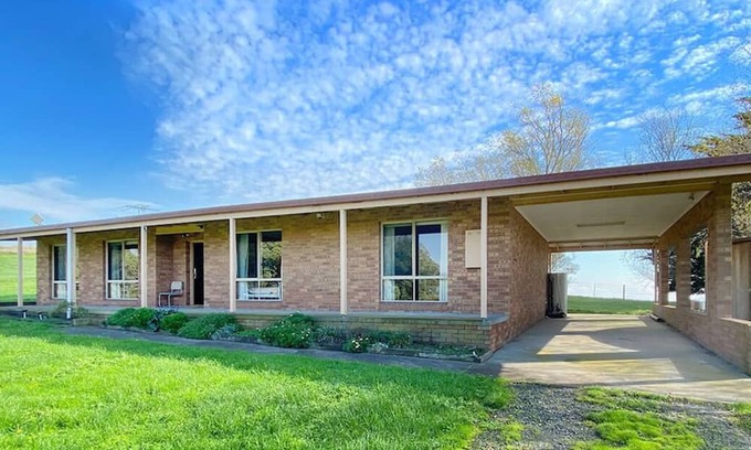 Poowong Otro | Rolling Hills Retreat