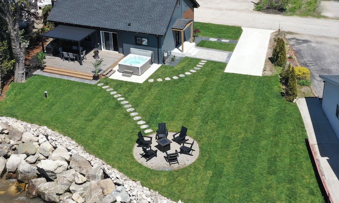 Amherstburg Cabaña | Shore To Please-Tranquil Getaway