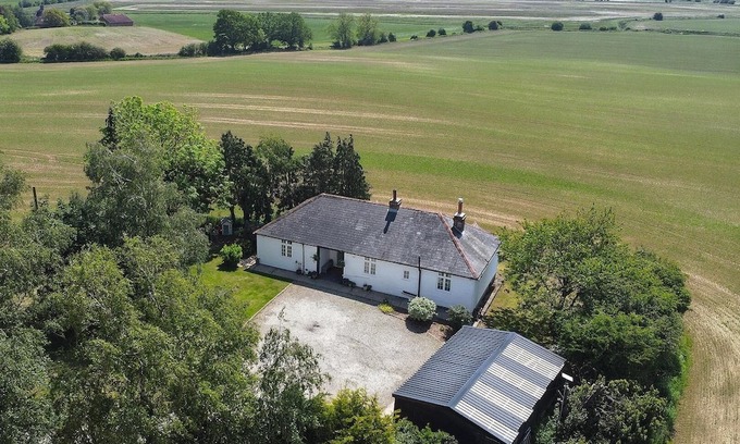 Abbess Roding Cabaña | Charming Country cottage