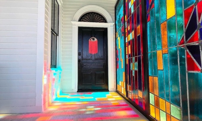 Faubourg Livaudais Casa | Second Line Victorian Walk to Parades and Streetcar