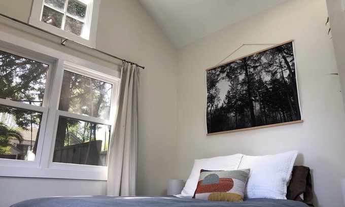 West Alameda Cabaña | Cozy Redwood Cottage by the Bay