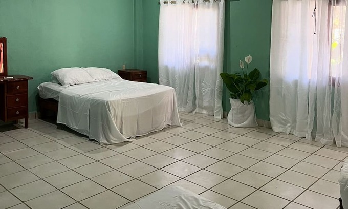 Felipe Carrillo Puerto Apartamento | Cozy studio in lovely Felipe Carrillo Puerto with WiFi, AC