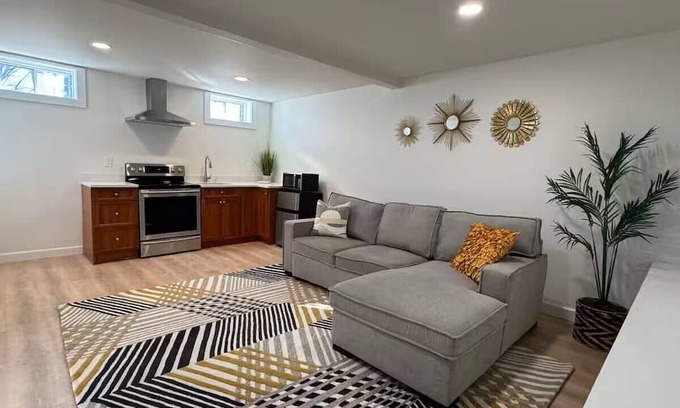 Woburn Apartamento | Newly Finished Guest Haven in Woburn