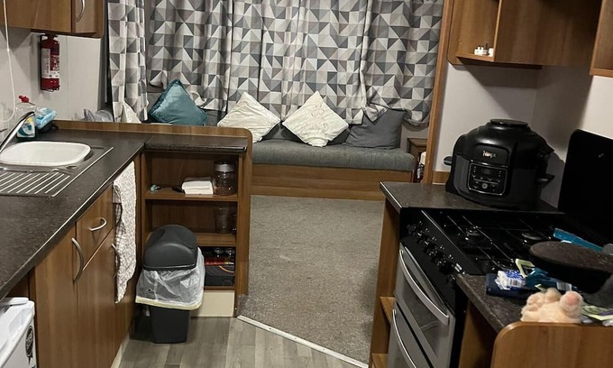 Clacton-on-Sea Casa | Superb 8 berth caravan with free WiFi at Highfield Grange ref 26706WR