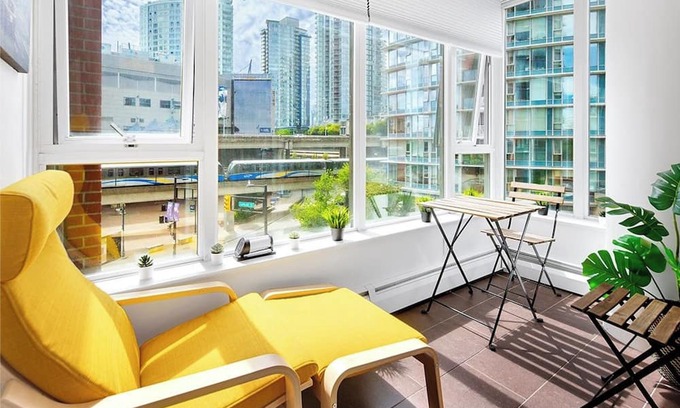 Chinatown Condominio | Cozy 1-bedroom Condo/Central Location/Pet Friendly