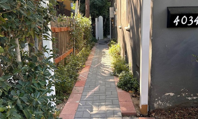 Atwater Village Cabaña | Charming 1-bedroom private cottage with AC, WiFi in Atwater Village Los Angeles