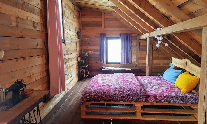 Beocin Cabina | Boho eco cabin in the woods on Fruška gora
