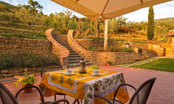Cortona Cabaña | La Fonte, our quaint little west facing cottage for two people.
