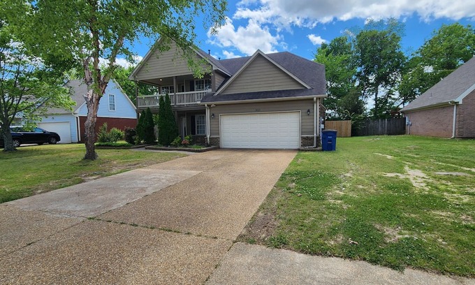 Olive Branch Casa | 6 Bedroom Home w/POOL in Desirable Olive Branch Suburb Near Stateline
