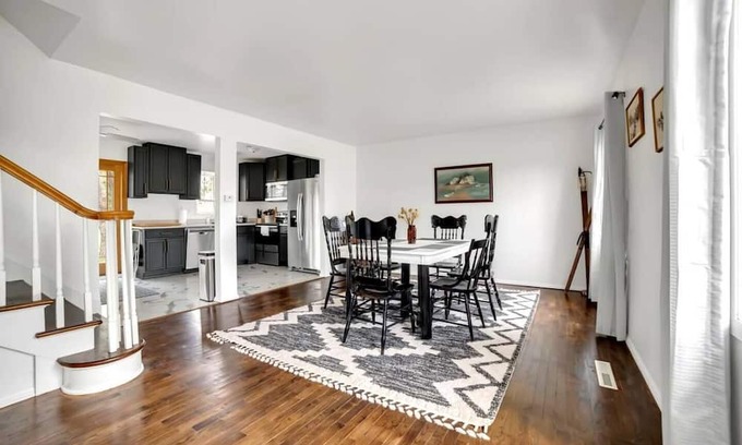 Oscoda Casa | Charming 3-bedroom house > 1 Mile to Lake Huron - AC & Pet Friendly!