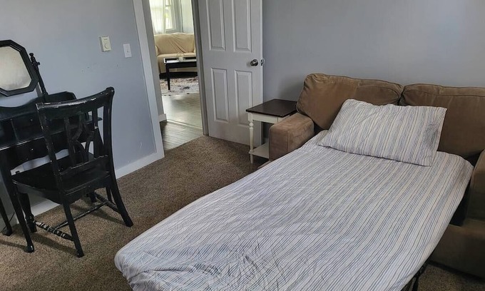Martinsville Apartamento | Pet Friendly apt Near WEC and Roberts Center