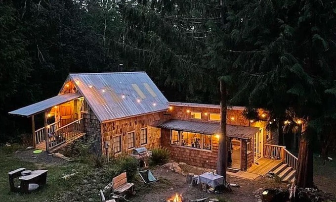 Brinnon Casa | A perfect escape in the woods on the Hood Canal! Cabin, treehouse, camp sites!