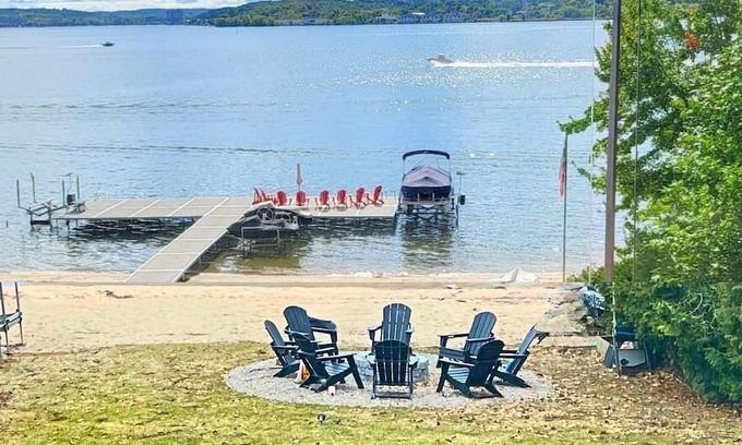 Penetanguishene Cabaña | Morningivew Lake House-Beach|Firepit|Jacuzzi|Sauna
