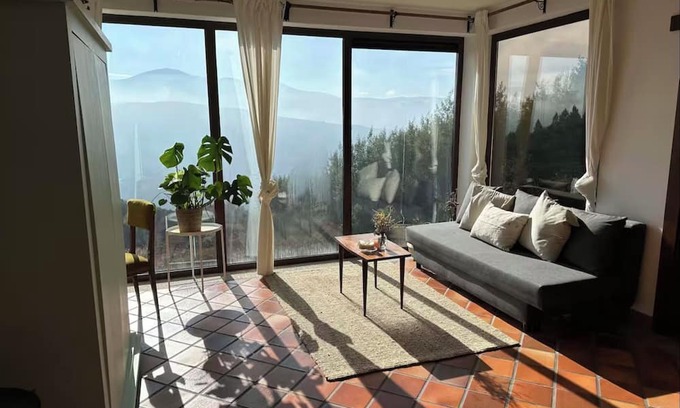 Oliveira do Hospital Apartamento | Serene Mountain View Retreat