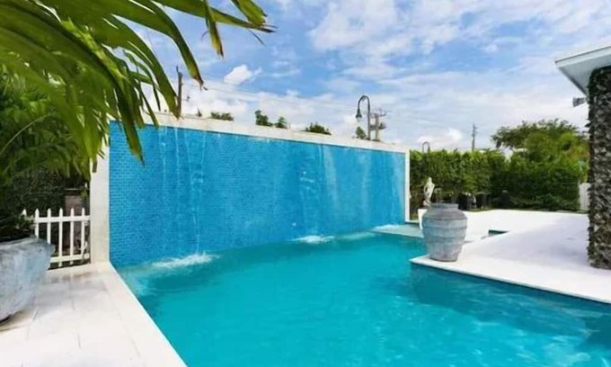 Southside Casa | Brand-New Listing – Be Among the First to Stay in the Heart of SoSo! Sleeps 6