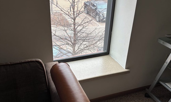 Stevens Point Condominio | Charming 2-bedroom condo with AC, WiFi in Stevens Point Noise Potential