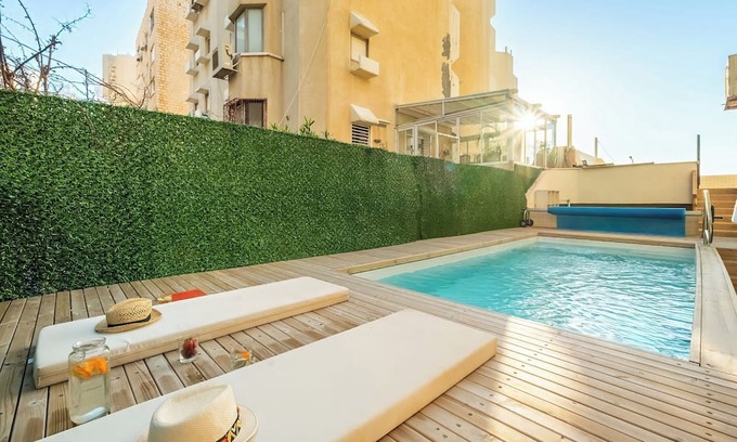 Netanya Apartamento | Netanya Beach Pool Studio by Sea N' Rent