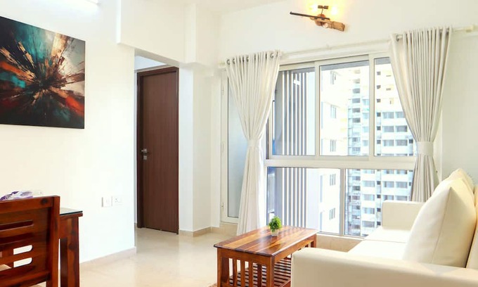 Malad East Apartamento | 1 BHK - Snazzy Apartment - Higher Floor