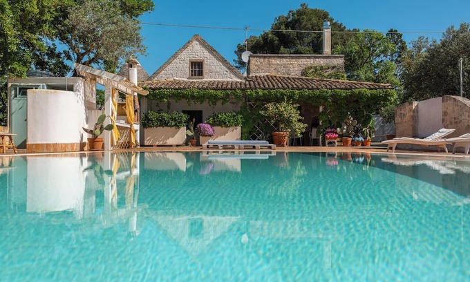Martina Franca Villa | Original trullo, walking distance to Alberobello (UNESCO) 10m x 5m private pool.