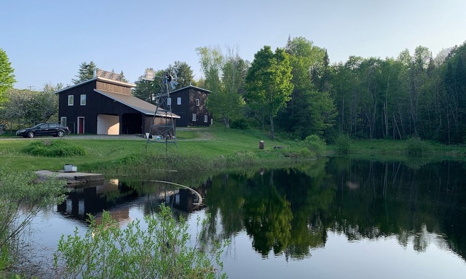 Addington Highlands Cabina | Cozy Cabin and Sauna in the Forest near Bon Echo Provincial Park