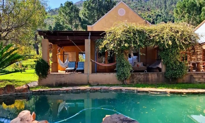 Cape Winelands Cabaña | Simunye Cottage at Fields of Gold Farm