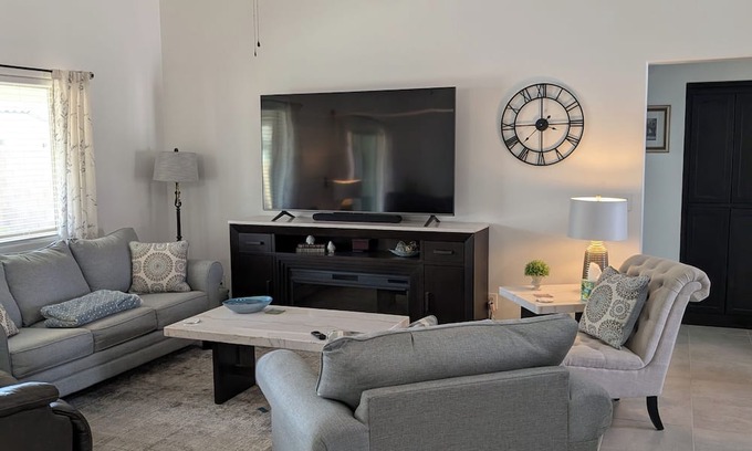 Fortuna Foothills Casa | Hello Traveling professionals, Military, and vacationing tourists.