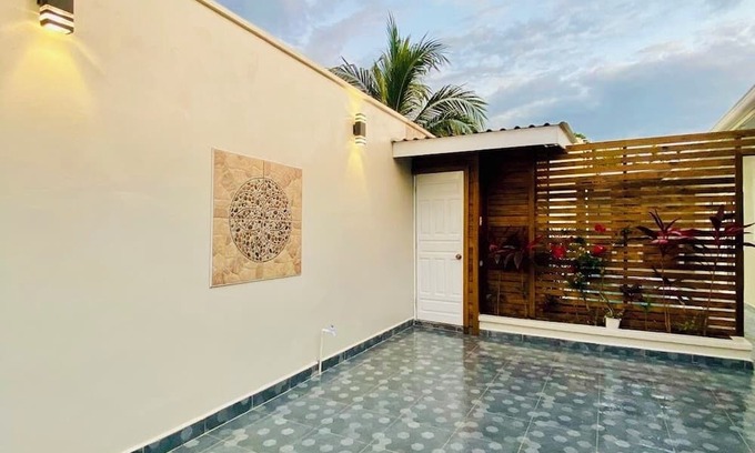Tela Casa | Charming 3-bedroom pool house with AC, WiFi in enchanting Tela