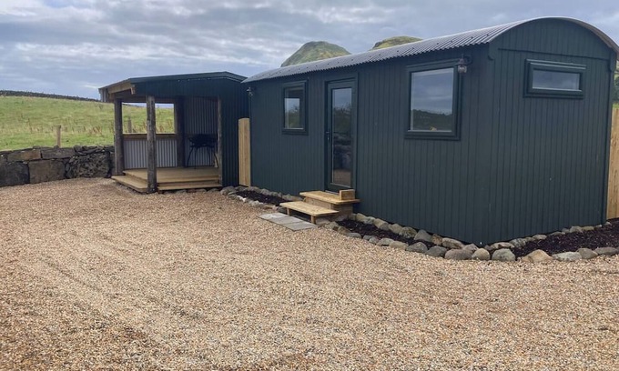 Inishmacatreer Cabina | Lakeside Cabin with private lakeshore access.