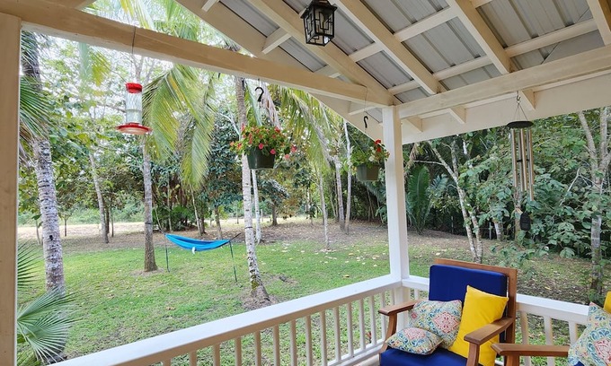 Mirador Español Cabaña | Charming 2-bedroom cottage in tranquil Spanish Lookout with AC, WiFi