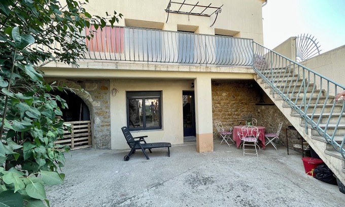 Vallon-Pont-d'Arc Apartamento | Charming new T2 apartment 2 minutes walk from the village center