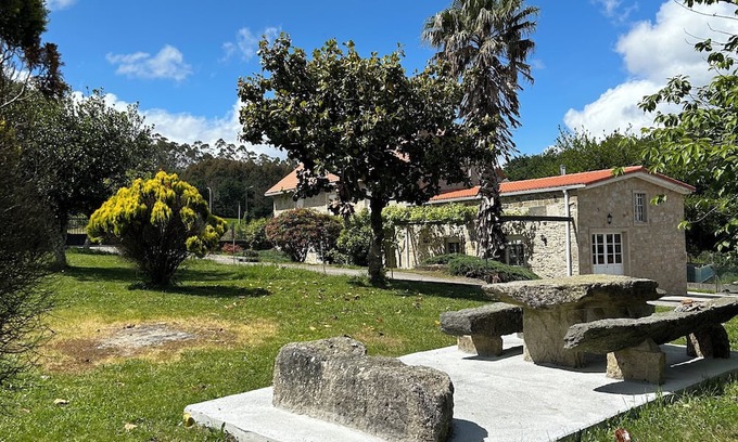 A Bana Casa | Family house in a quiet rural setting.