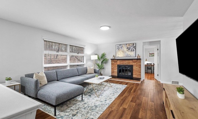 Wexford Casa | Stylish & Accessible 6Bd Home in Wexford/Pittsburg