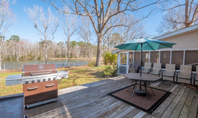 Eutawville Casa | Reel Haven on the Water: Modern + Comfy Home!