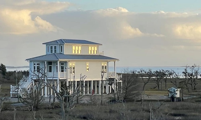 Beaufort Casa | Private 8 acre waterfront property. New Construction 10 mins to Beaufort!