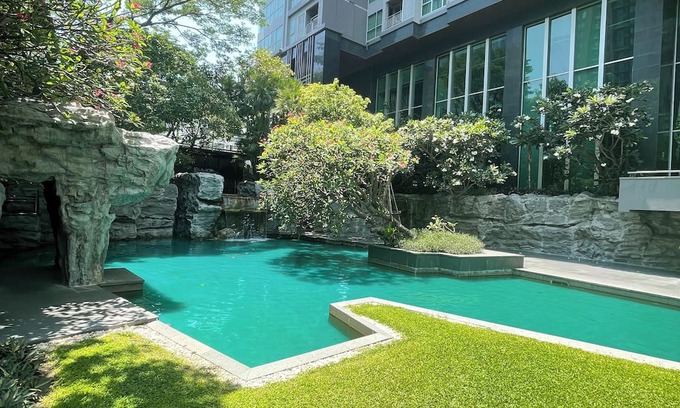 Makkasan Apartamento | 1BR Luxury Condo Central Asoke Sky Pool & Gym