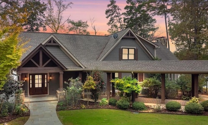 Lake Oconee Casa | Luxury Lakefront Retreat Sleeps 14 Game Room, Dock & Stunning Views