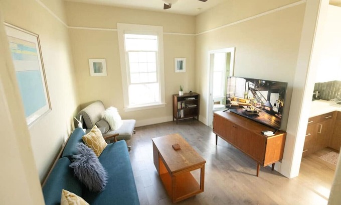 Mission District Casa | Mid-Century Style in the Heart of the Mission