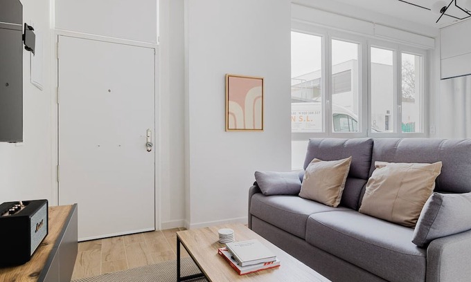 Cotos Apartamento | Blueground | Castilla, AC & w/d, nr Retiro
