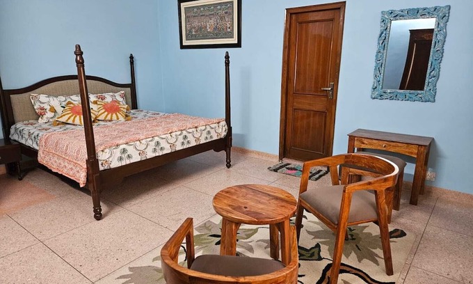 Panch Batti Cama Y Desayuno | Charming 3-bedroom bed & breakfast in marvelous Jaipur with WiFi, AC