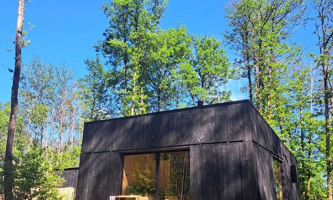 Sainte-Foy-de-Longas Chalet De Esquí | Charming chalet in Sainte-Foy-de-Longas nestled in a private woodland forest