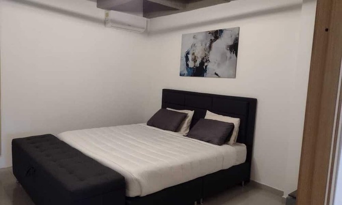 Castropol Apartamento | Spacious 3-bedroom apartment with AC, WiFi, Pool Table, Guest Friendly